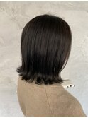 ダークオリーブ外はねボブ