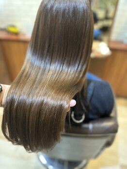 ヘアケアアンドヘアデザイン リベール(L:belle)の写真/毛先までしっとり潤う♪L:belleのストレートで“髪の保水力”を高めて,サラサラで柔らかい質感をご提供─☆