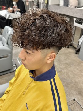 ノイセル 西本町(Noisyle) スパインカールフェザーパーマサーフカールセンターパートy