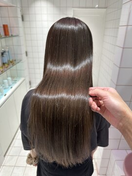 ロンドルーチェ 心斎橋(Lond luce) ダークアッシュ/ミディアムレイヤーカット［髪質改善/縮毛矯正］