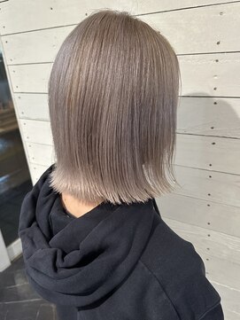 ルノン シェリー(LUNON cheliy) ミルクティーベージュ/ブリーチカラー/肩上切りっぱボブ