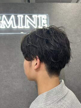ザセカンドバイジャスミン(THE 2ND by JASMINE) MEN’S HAIR刈り上げセンター パートマッシュ
