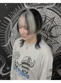 ホワイト×ブラック×デザインカラー／ウルフカット