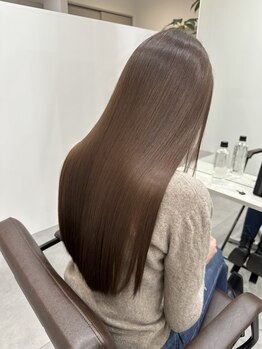 ユエン(YUEN)の写真/県内でも限られたサロンのみで使用可能な"oggiotto"トリートメントや"美髪エステ"トリートメント導入◎