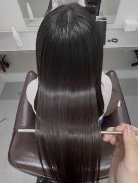 ライア 下北沢(laia) 艶ロング【髪質改善 下北沢 マンツーマン トリートメント】