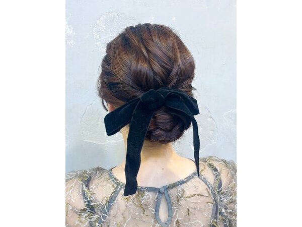 エフェ ヘアセット アップヘア 結婚式ゲスト