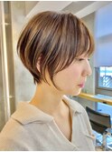調布イルミナカラーマッシュショートヘアミルクティーベージュ