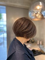 ニーイチイチ(211)&nbsp;ナチュラルショート/白髪ぼかし