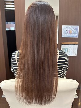 【柔らかな手触りのうる艶ストレートヘアに…♪】ダメージレスで毛先までしっとりとした自然な潤艶髪に☆彡