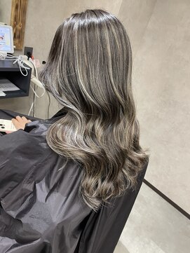 サニー 渋谷(SUNNY) バレイヤージュ、ハイライト、レイヤーロング、グレーベージュ