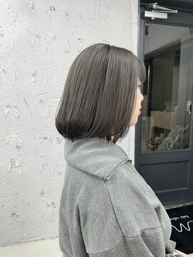 エン(en) グレイアッシュアッシュグレージュボブブリーチオンカラー