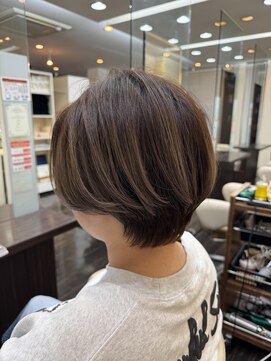 シャルトルーズ(Chart Reuse) 大人可愛い／マッシュショート