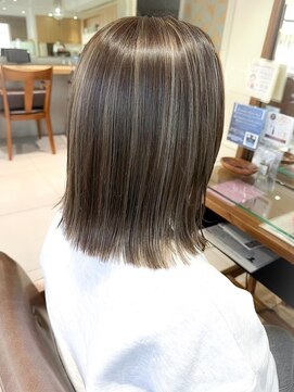 バブ バイネオリーブ(Bab by neolive) ボブ/ハイライト/ホワイトグレージュ/白髪ぼかし/美髪