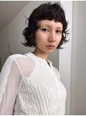 フレンチボブ　ボブレイヤー　黒髪　オン眉　ニュアンスパーマ