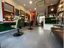 ヘアーズボーネ(hair's Bohne)の雰囲気（下の足場も芝生にしました！）