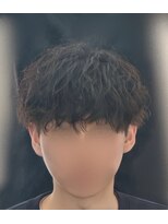 バース バイ ハピネス(BIRTH by happiness)&nbsp;韓国へアカルマパーマワックスなしセンターパート黒髪ウルフ