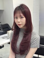 ロムーク 表参道(LOMKH)&nbsp;小顔ロングレイヤーカット顔周り春レッドカラー透明感カラー