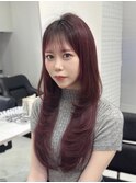 小顔ロングレイヤーカット顔周り春レッドカラー透明感カラー