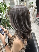 ロゼル(ROSEL)&nbsp;全頭ブリーチから作るハイライトカラー