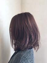 シースアクシア(X axia)&nbsp;決めすぎない奔放な毛先でクールビューティー