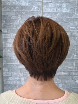 マニス(manis) 大人可愛い30代・40代・50代◎ショートスタイルアッシュオリーブ