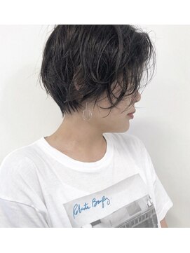 ガーランドウメダ(Garland umeda) ハイライトショート×パーマ