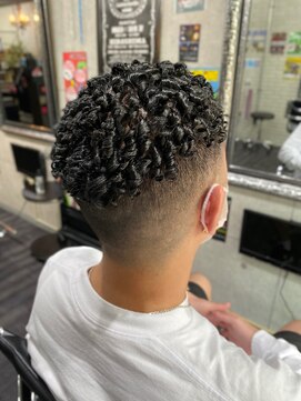 ミミック (mimic) 【派手髪】海外風特殊パーマ【刈り上げパーマ】