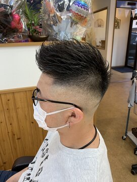 ティンカーベル(TINK‐A‐BELL) スキンフェードショート