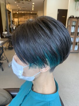 アナザーワールドココン(ANOTHER WORLD cocon) インナーカラー/ターコイズブルー/ツーブロ女子