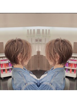 サウンドヘアデザイン(sound hair design) 白髪活かしハイライト＆丸みショート