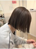オリーブベージュカラー