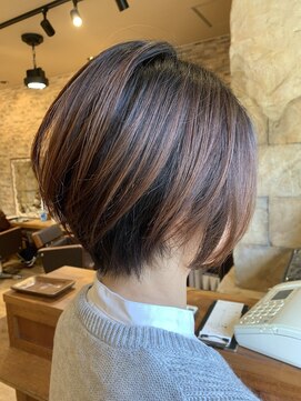 ペタルバイリリア(petal by Lilia) #ミセスショート#前下がり#くびれショート