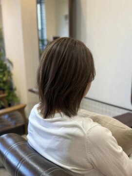 カルマンド(Calmando) 透け感ベージュ×大人ショートレイヤー