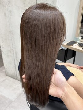 ディーエックス ウエスト(Dxxxx WEST) くすみベージュ［韓国/顔周りカット/イルミナカラー］