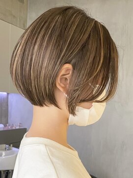 エリマ 横浜西口(elima) 横浜白髪染めショートボブミルクティーベージュヘーゼルベージュ