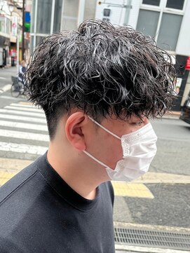 エルマーク 梅田(L-MARK) スパイラルパーマ/ツイストパーマ/メンズ/センターパート/波巻き