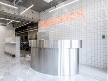 クレジットカードはつかえますか？また、領収書はいただけますか？ (おもろまち駅/メンズ/メンズカット)