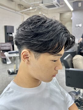 グロップ 町田(GLOP) 圧倒的毛流れフェザーパーマ/メンズパーマ