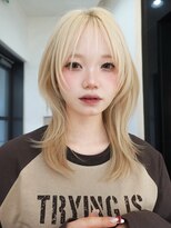 アンアミ シブヤ(Un ami shibuya) Unami】レイヤーカット/ハッシュカット/ブロンドカラー