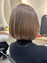 ヒビヲ 天神警固(HIBIO)&nbsp;ショートボブ切りっぱなしボブタッセルボブブリーチダブルカラー