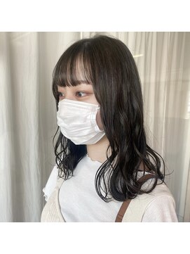 ハロウ 暗髪カラー