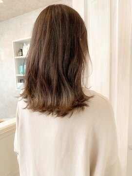 キャアリー(Caary) 福山イルミナカラー人気caary外ハネ切りっぱなしベージュ