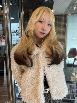 ヘアーアンドメイク ビス(HAIR&MAKE bis) 個性派デザイン/ブロンド×エンドカラー【多田華歌】