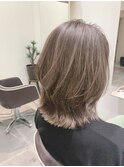 大人女性の外ハネスタイル
