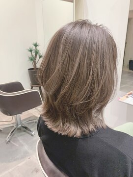 パーチェ(Pace) 大人女性の外ハネスタイル