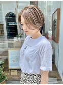 NUDE白髪ぼかしハイライト前髪なしショート大人ショートボブ