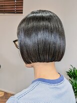 ウィスカーヘアー(whisker hair) タッセルボブ ミニボブ