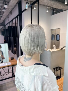 ビューティーガレージ カワゴエ(Beauty Garage Kawagoe) 【森田限定】ホワイトブロンド