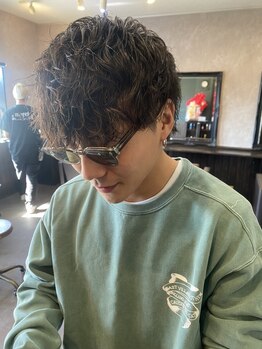 メルシー(merci)の写真/“大人らしいメンズパーマ”で毎日のスタイリングも簡単！髪質やクセを活かしたワンランク上のスタイルへ。