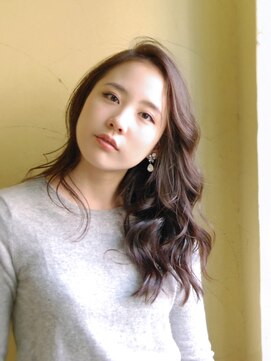 バグ 恵比寿(Bug) モノトーンアッシュのロング